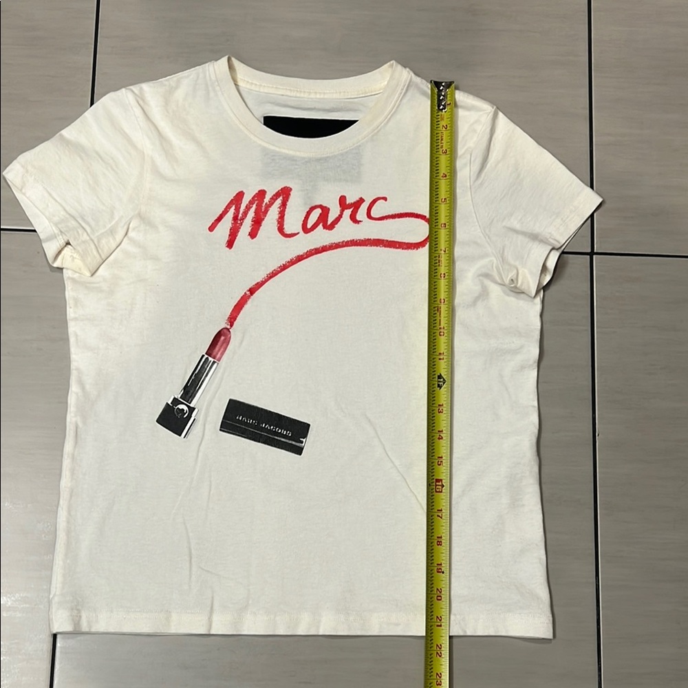 Marc Jacobs T-Shirt with Red Lipstick Design - Picture 7 of 11